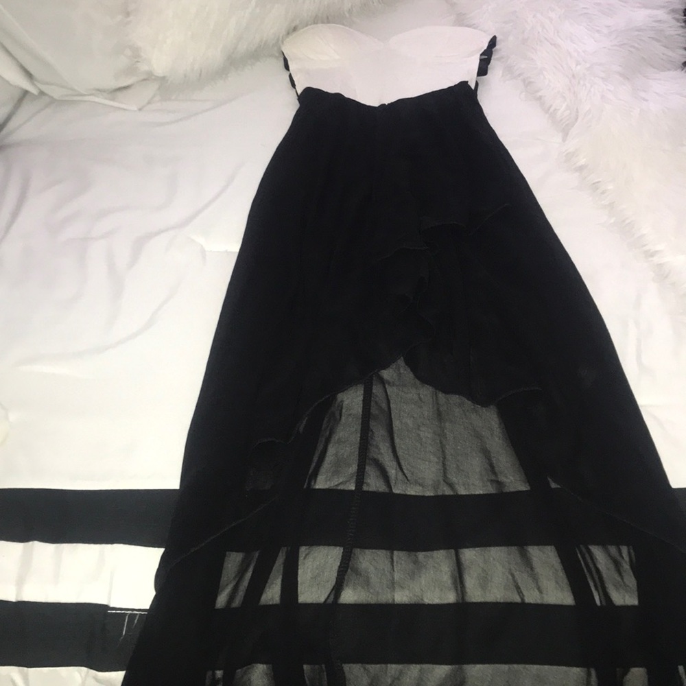 High-Low Dress 🖤 - Picture 3 of 8